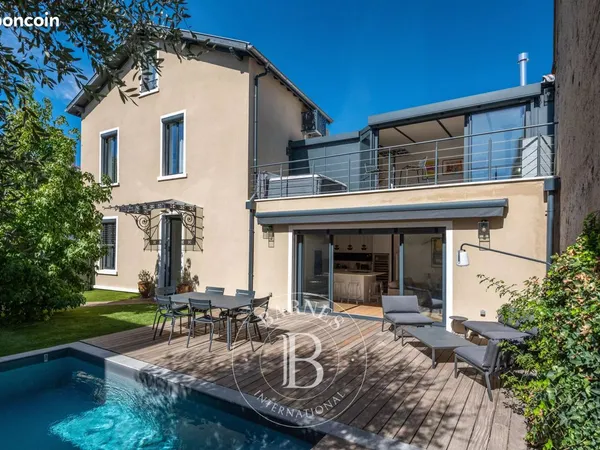 Maison 6 pièces 150 m²