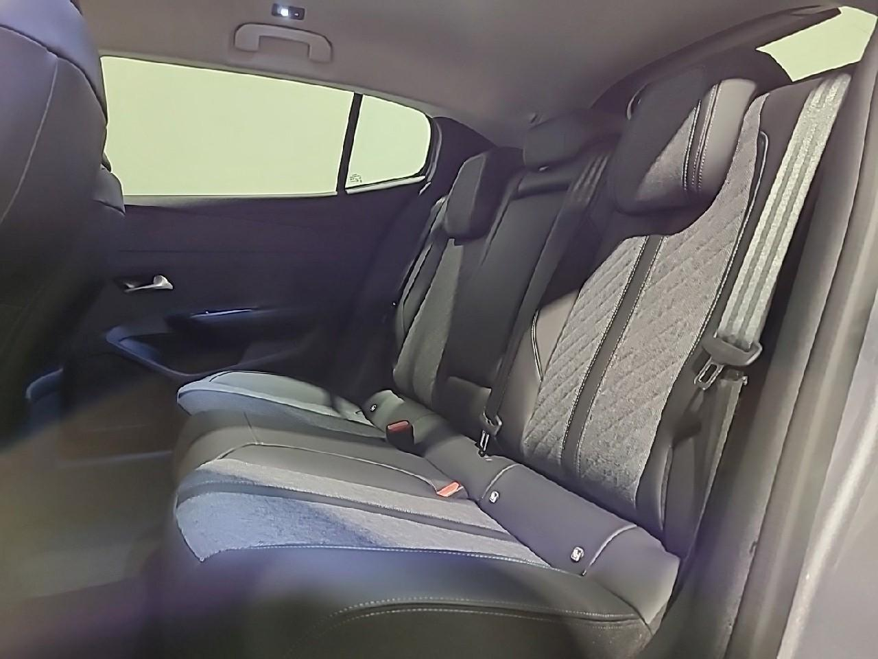 Peugeot 408 phev 180 e-eat8 allure — photo 13