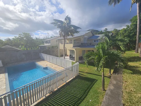 NOUVEAU PRIX! Grande villa avec piscine, Piton St Leu.