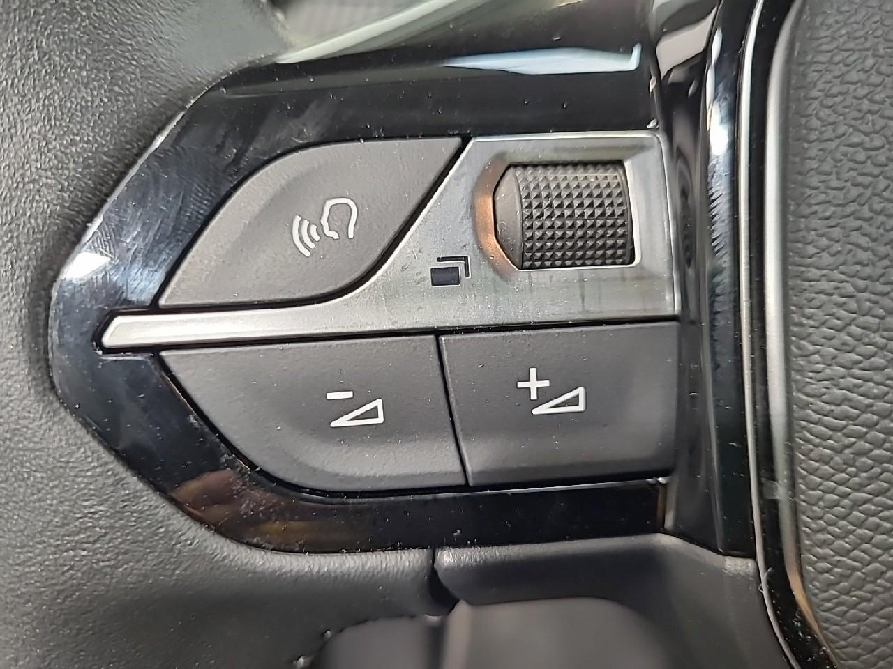 Peugeot 208 puretech 100 s&s bvm6 style — photo 22