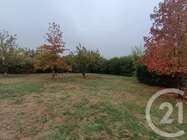 Terrain 600 m²