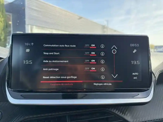 Peugeot 208 puretech 100 s&amp;s eat8 — photo 31