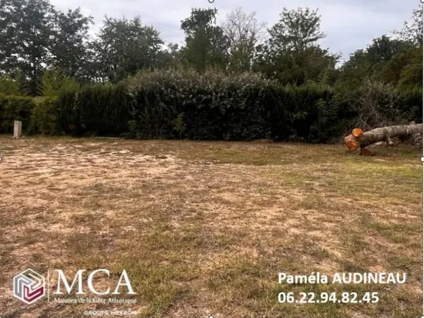 Terrain 650 m²