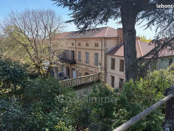 Maison 10 pièces 450 m²
