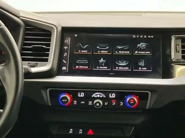 Audi A1 25 tfsi 95 ch bvm5 advanced — photo 10