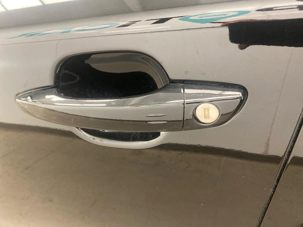 Peugeot 2008 hybrid 136 e-dcs6 allure — photo 31