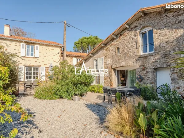 Maison 10 pièces 110 m²