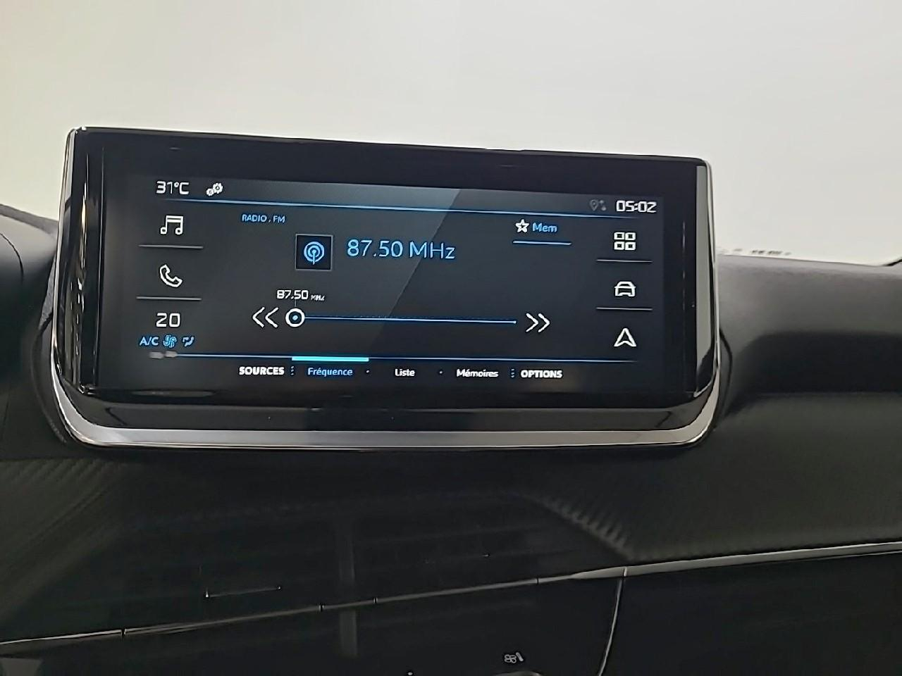 Peugeot 2008 hybrid 136 e-dcs6 style — photo 11