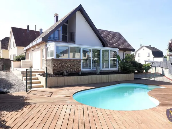 SAINT-LOUIS NEUWEG MAISON RÉNOVÉE DE 128 M2 AVEC PISCINE SUR
