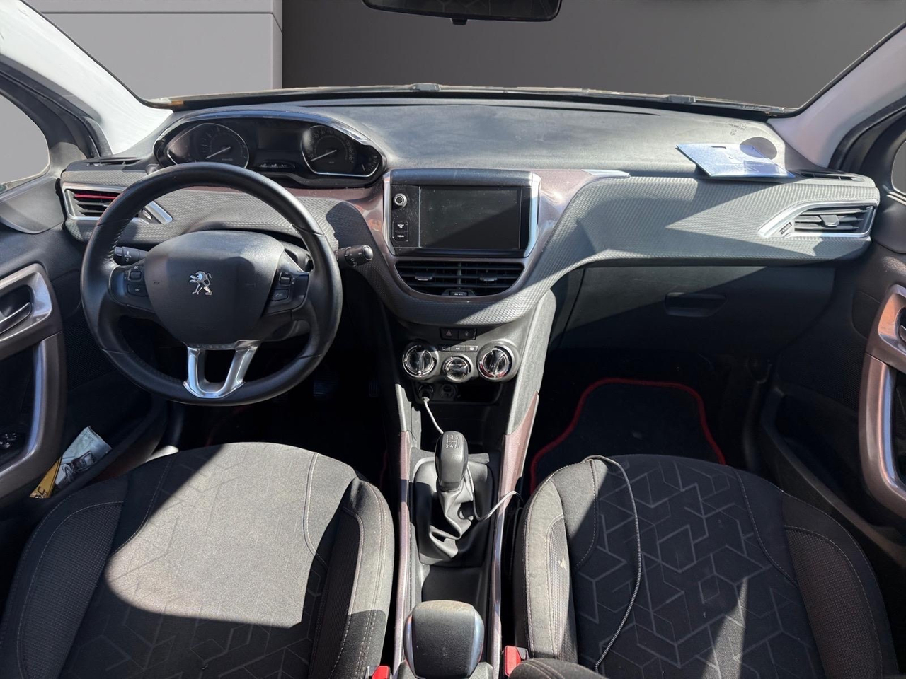 Peugeot 2008 1.2 VTi 82ch BVM5 Allure occasion - Essence - 2013 - 140 500 km - 4 980 € - Montreuil (Seine-Saint-Denis) 992785774013 — photo 4