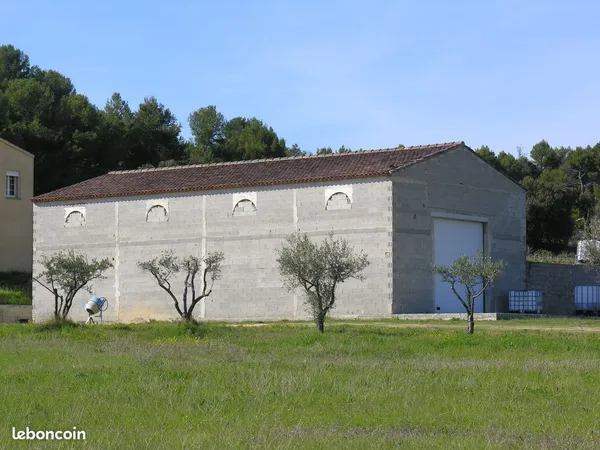 Entrepôt 200 m² à louer - Vaison-la-Romaine - Accès poids lourds