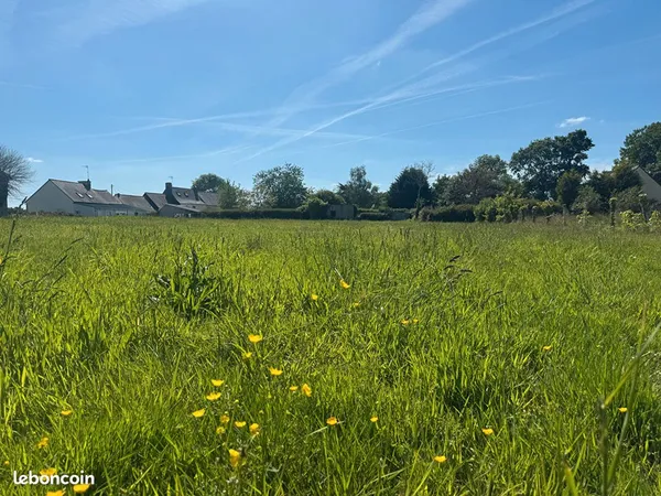 Terrain 1000 m² QUESSOY