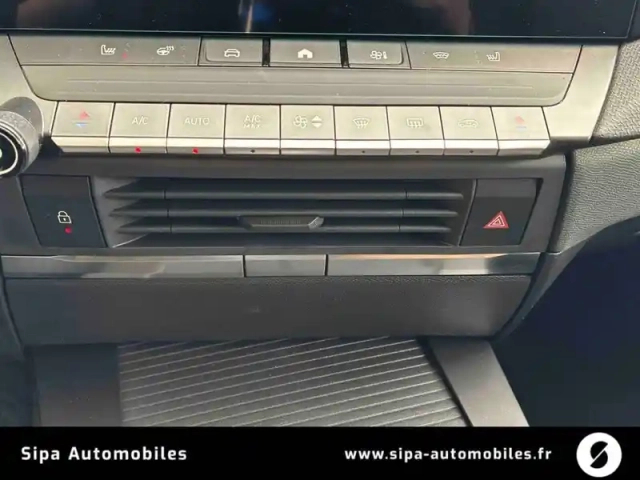Opel Astra sports tourer 1.2 turbo hybride 145 ch automatique — photo 24
