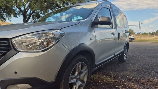 Dacia Dokker 1.3 TCe 130 - Stepway – 2019 – 39249 km – Essence – Boîte Manuelle — photo 2