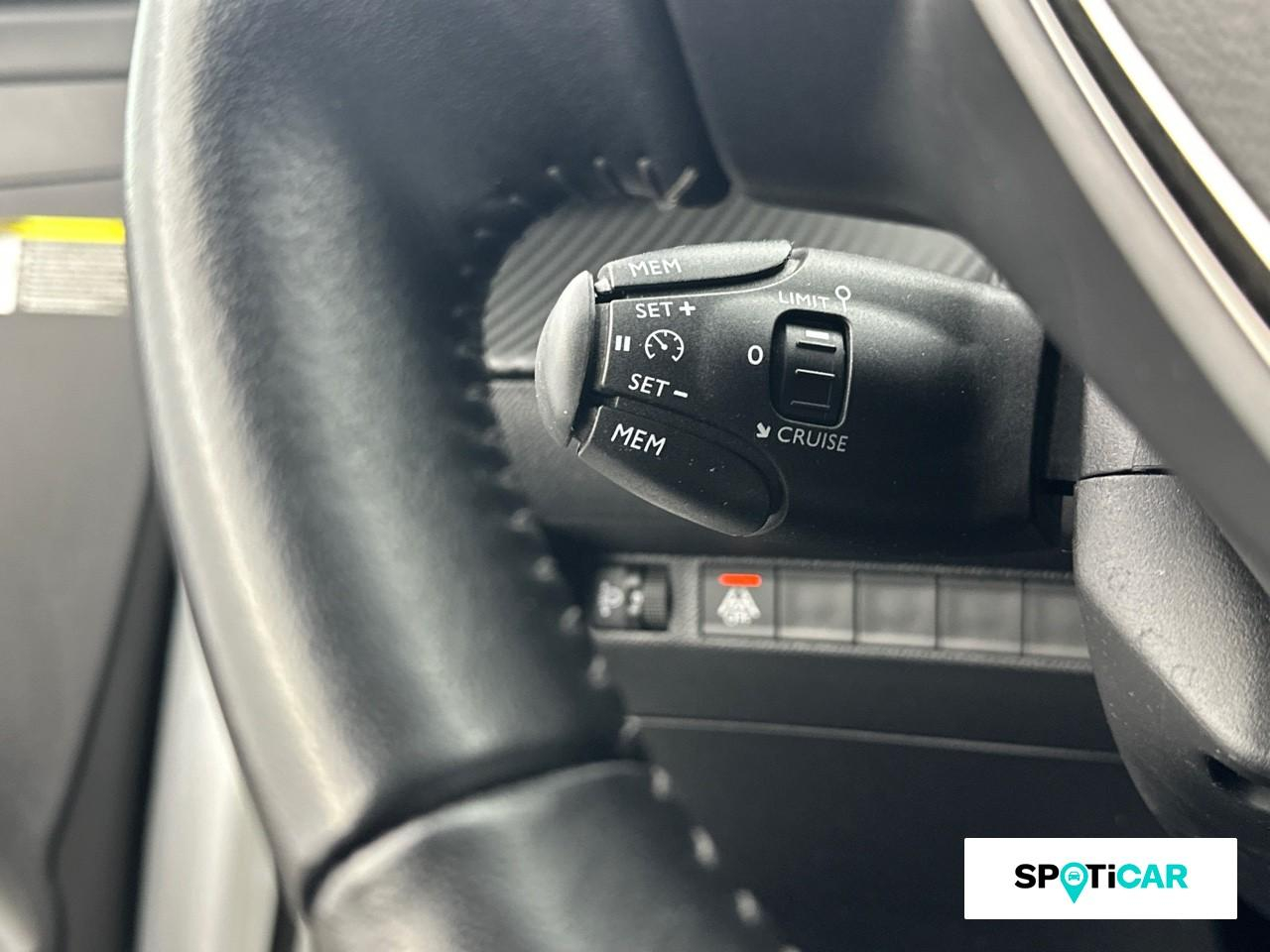 Peugeot 208 1.2 puretech 100ch s&s allure — photo 17