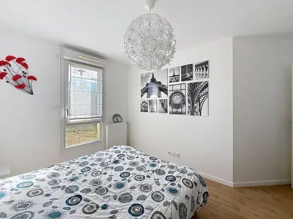 Ecquevilly un appartement familial avec jardin,comme une maison .