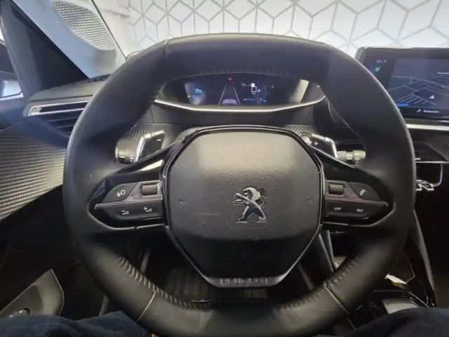 Peugeot 208 puretech 100 s&amp;s eat8 — photo 124
