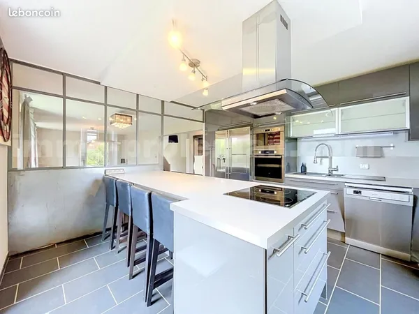 Appartement 6 pièces 159 m²