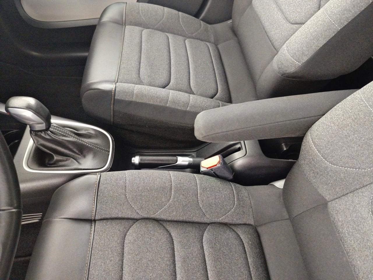 Citroën C3 puretech 110 s&s eat6 shine pack — photo 31