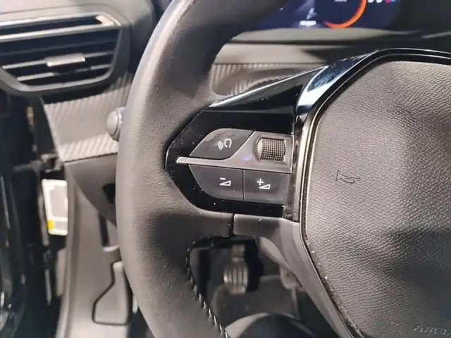 Peugeot 2008 puretech 100 s&amp;s bvm6 — photo 23