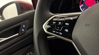 Volkswagen Golf 2.0 TDI SCR 150ch R-Line DSG7 — photo 25