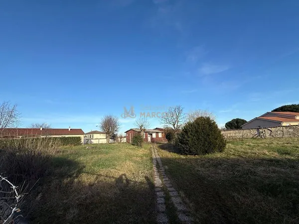 Terrain 848 m²