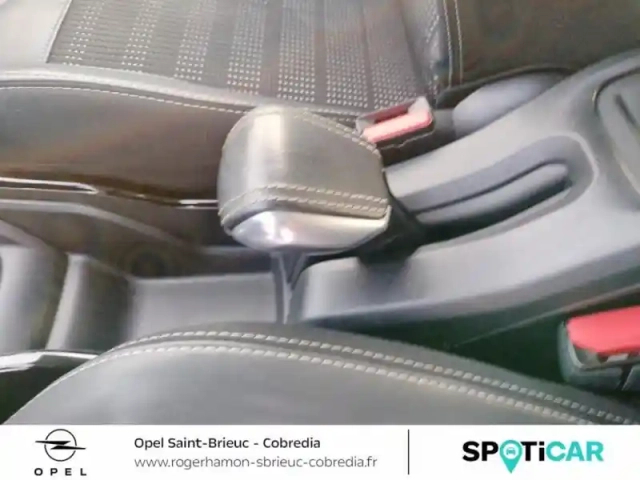 Peugeot 2008 1.2 puretech 110ch allure s&amp;s eat6 — photo 12