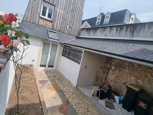 Ensemble immobilier 1 maison et 2 logements