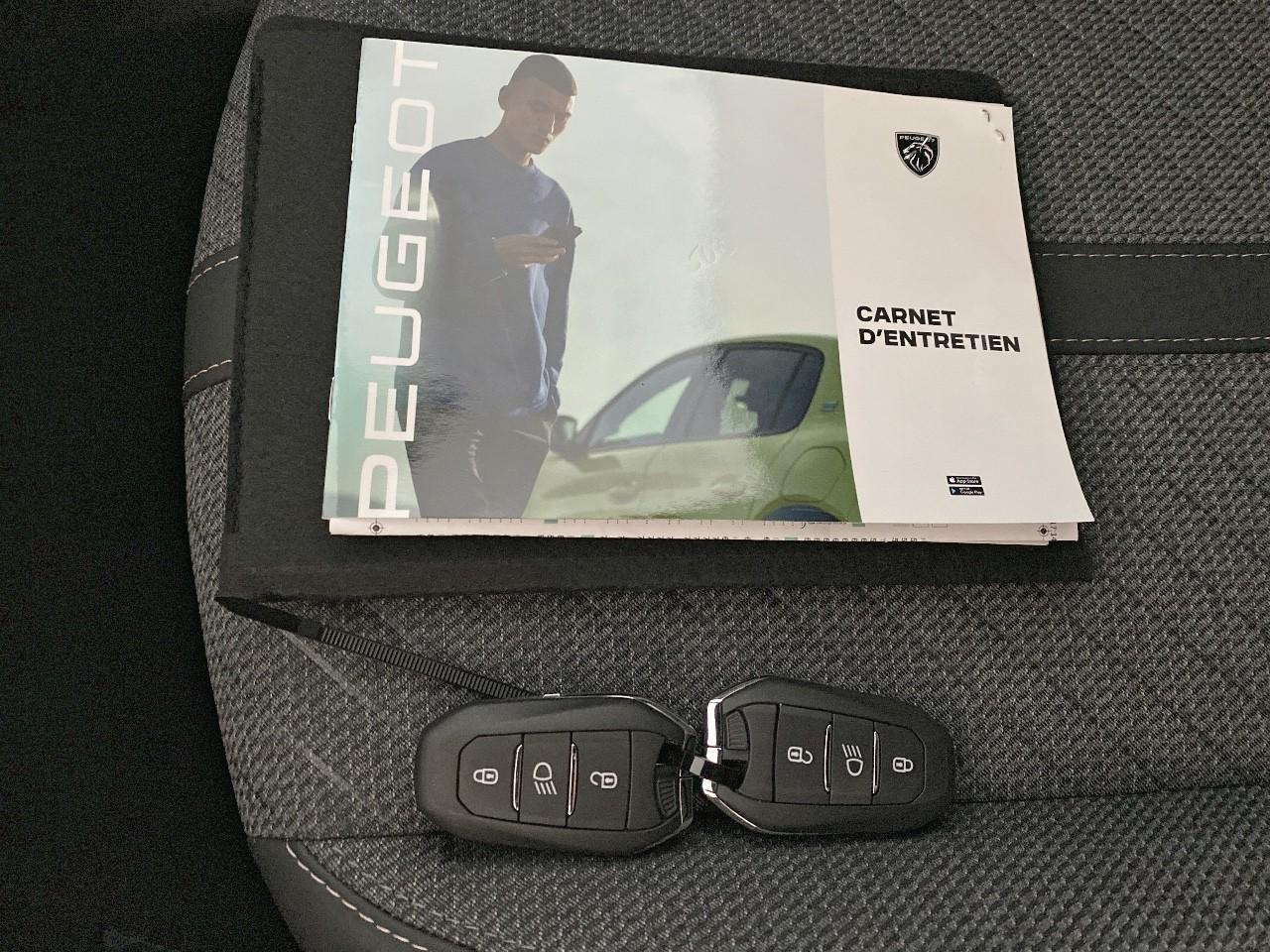 Peugeot 2008 hybrid 145 ch e-dcs6 allure — photo 18