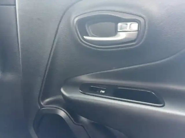 Jeep Renegade 1.0 turbo t3 120 ch bvm6 — photo 72