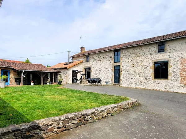 Maison 8 pièces 230 m²