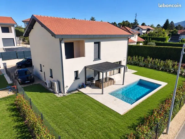 Maison contemporaine 166 m² - Piscine chauffée - 4 chambres - Proche Genève