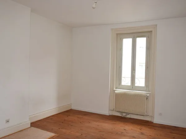 F3 + cuisine - 65 m² - Quartier d'affaire Chateaucreux -Gare