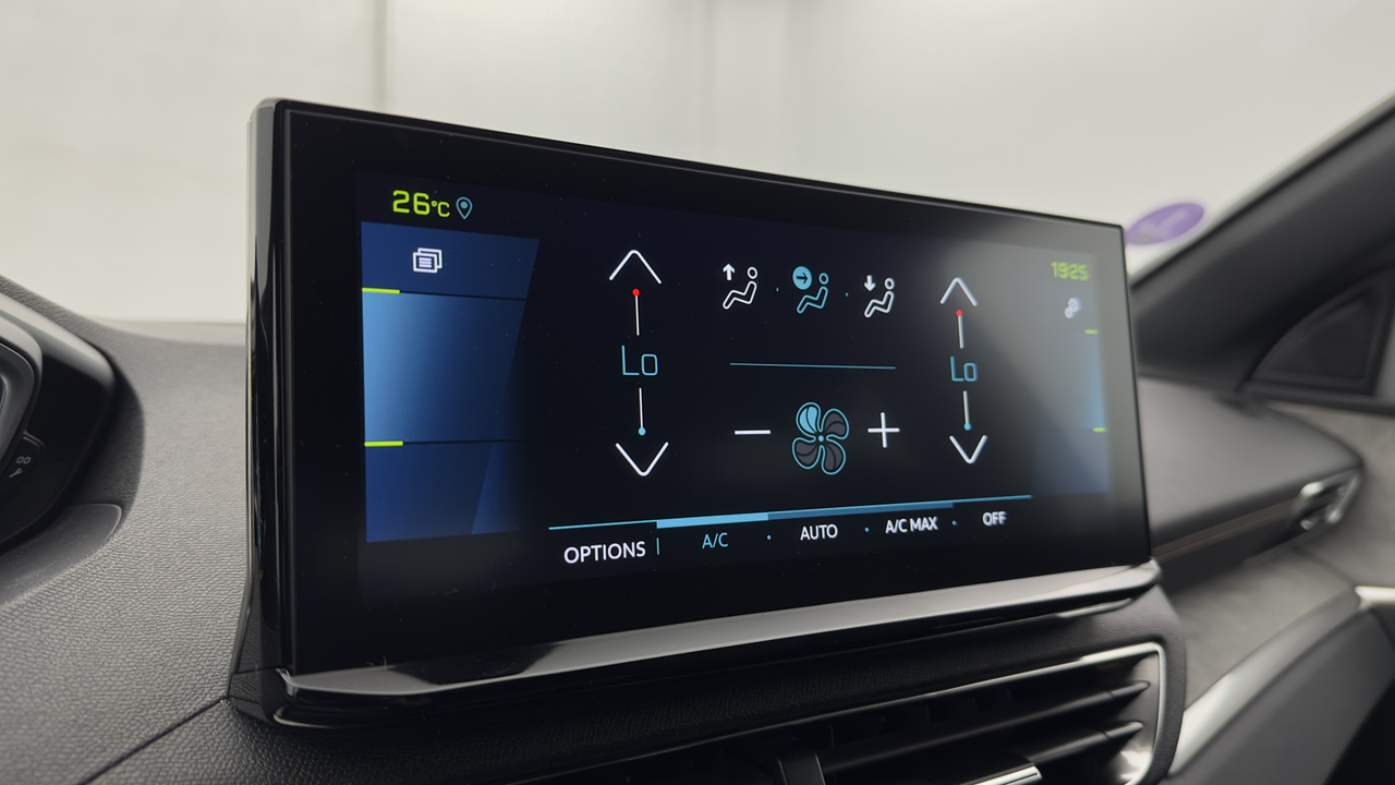 Peugeot 3008 Hybrid 225 e-EAT8 — photo 23