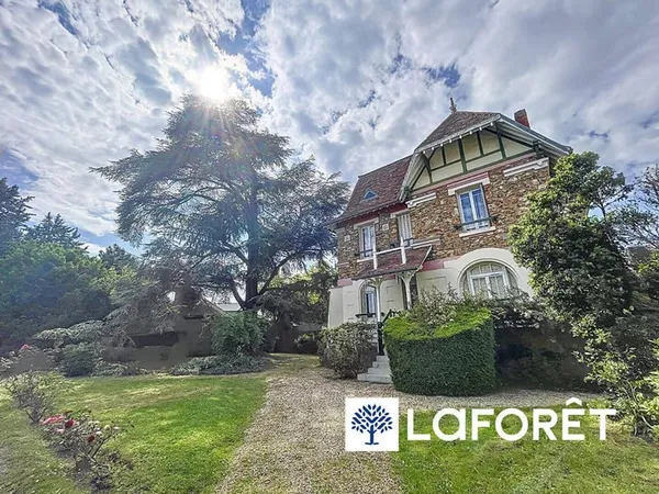 Maison 8 pièces 162 m²