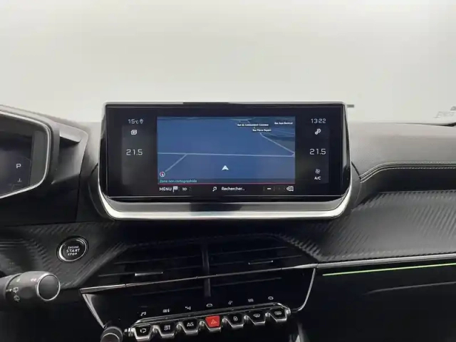 Peugeot 2008 puretech 130 s&amp;s eat8 — photo 18