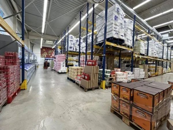 Local d'activité 1300 m²