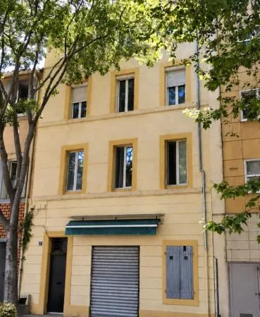 Vends appartement à rénover - 55.95 m² - 2 pièces, 2 chambres - Marseille 3E Arrondissement 13003