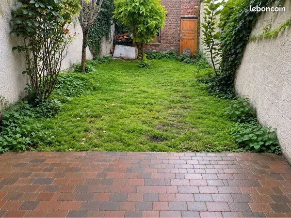 Appartement meublé deux pièces avec jardin