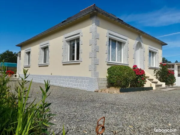 Grande maison avec dépendance