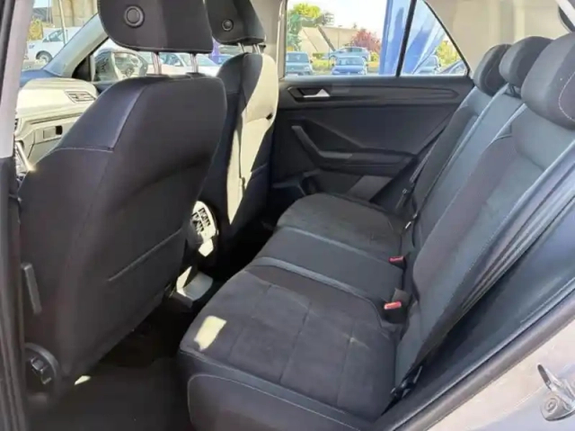 Volkswagen T-Roc 1.5 tsi evo 150ch style dsg7 — photo 9