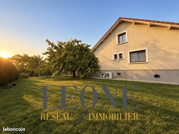 Maison 8 pièces 257 m²