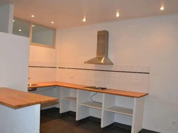 Beau F3 68m² de caractère proche Vieux Marché