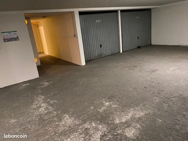 Garage / box fermé sécurisé - Bordeaux Victoire