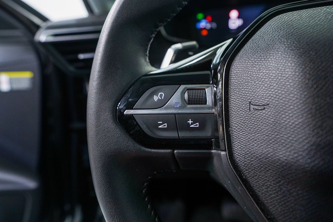 Peugeot 208 — photo 21