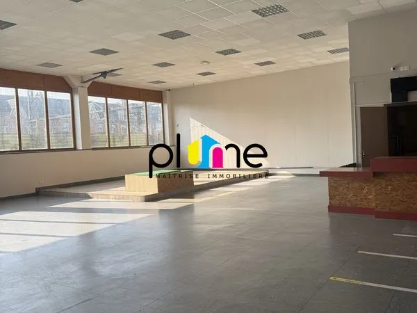 Local 360 m² Saint-Laurent-Blangy