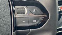 Peugeot 2008 1.5 BlueHDi 110ch S&S Allure Pack — photo 17