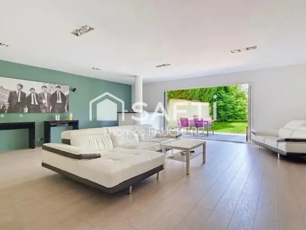Maison 5 pièces 210 m²