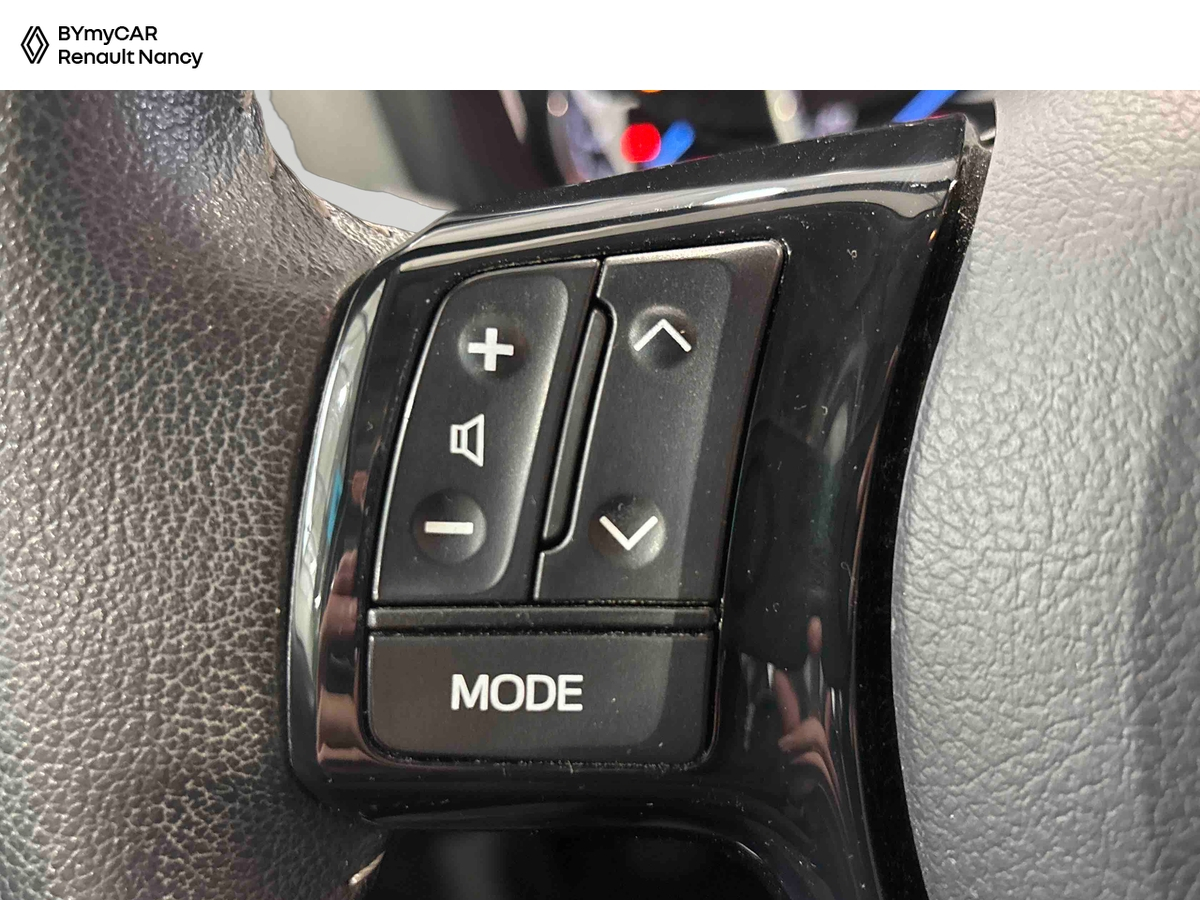 Toyota Yaris 70 VVT-i — photo 18