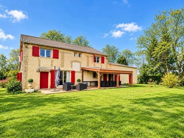 Maison 9 pièces 269 m²